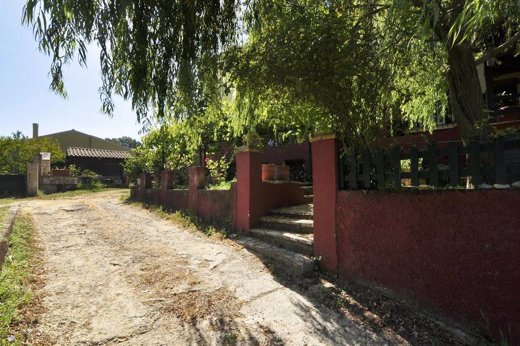 House In The Country Guest House Vátos Екстериор снимка